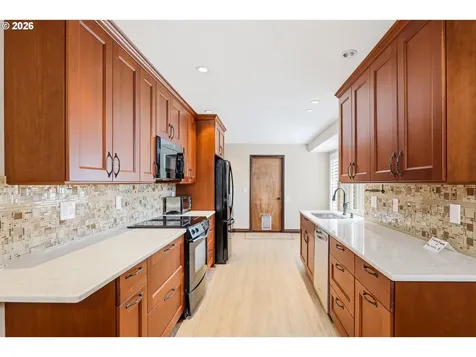10290 SW Greenleaf Terrace Portland OR 97224
