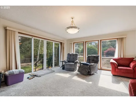2419 NE Grandhaven Street Mcminnville OR 97128