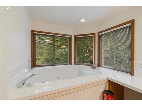 2419 NE Grandhaven Street Mcminnville OR 97128