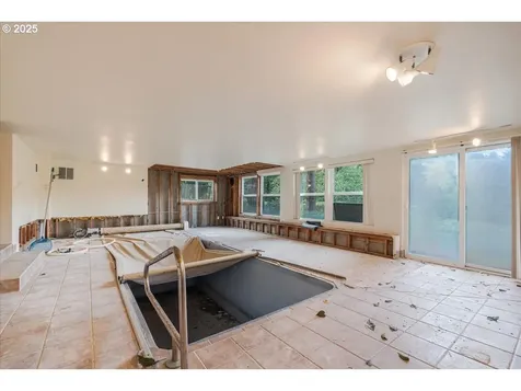 2419 NE Grandhaven Street Mcminnville OR 97128