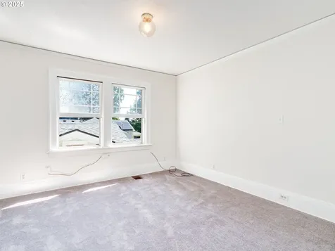 1015 SE Nehalem Street Portland OR 97202