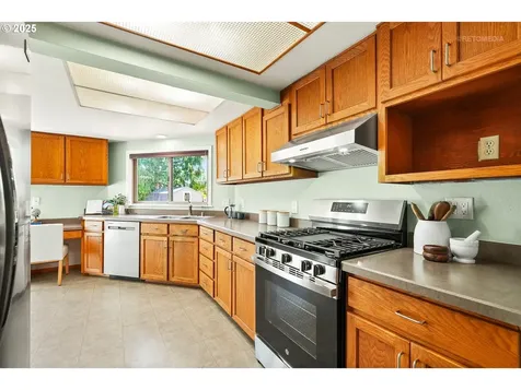 13135 SW Dartmoor Court Beaverton OR 97008