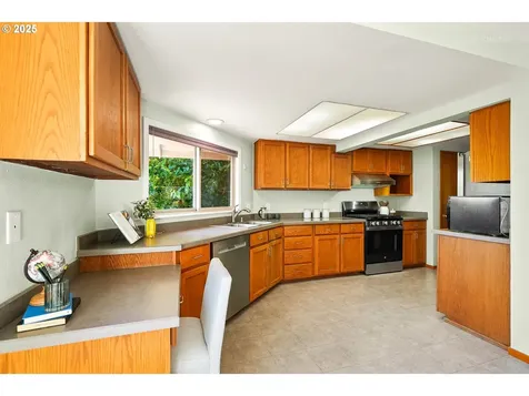 13135 SW Dartmoor Court Beaverton OR 97008