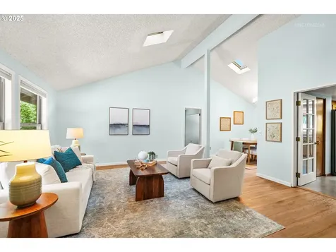 13135 SW Dartmoor Court Beaverton OR 97008