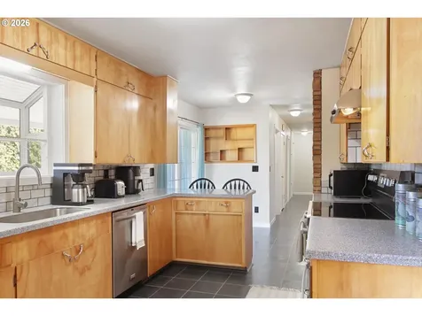 38225 Mount Hope Drive Lebanon OR 97355