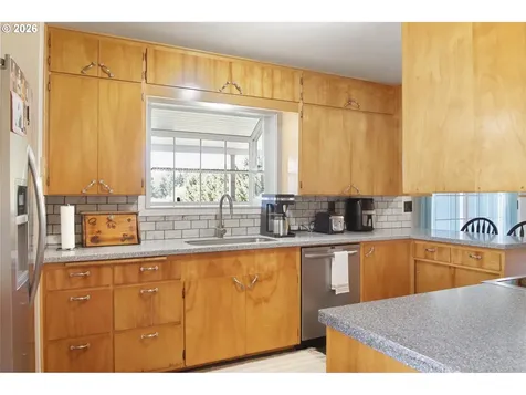 38225 Mount Hope Drive Lebanon OR 97355