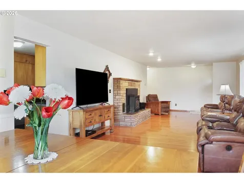 38225 Mount Hope Drive Lebanon OR 97355