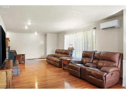 38225 Mount Hope Drive Lebanon OR 97355