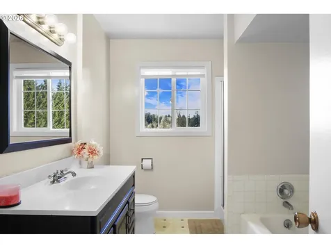 38225 Mount Hope Drive Lebanon OR 97355