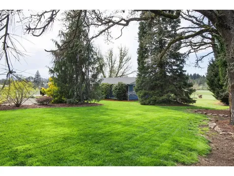 38225 Mount Hope Drive Lebanon OR 97355