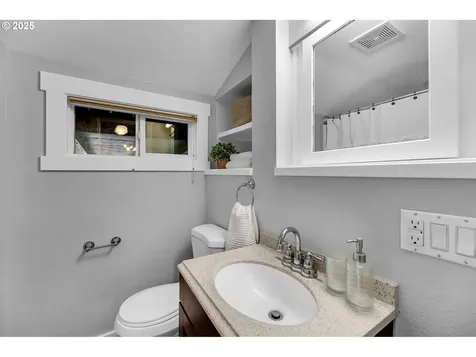 707 E 28th Street Vancouver WA 98663