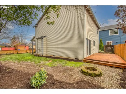 6718 SE Henry Street Portland OR 97206