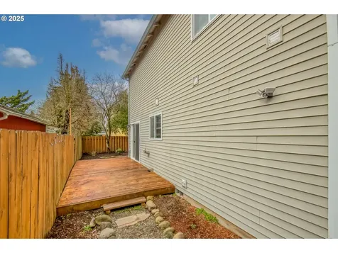 6718 SE Henry Street Portland OR 97206