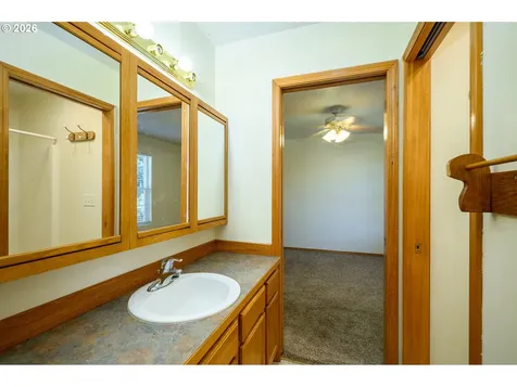 1411 NE Logan Street Mcminnville OR 97128