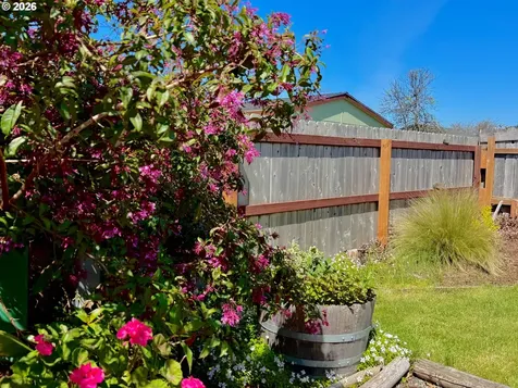 15889 Sunset Strip Brookings OR 97415