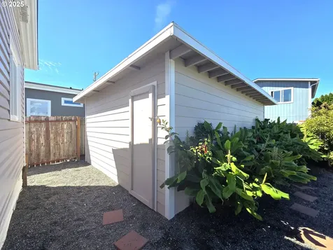 15889 Sunset Strip Brookings OR 97415