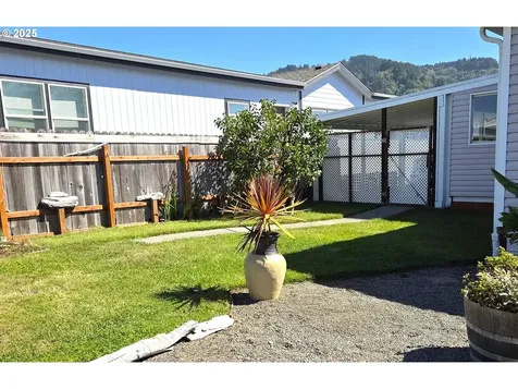 15889 Sunset Strip Brookings OR 97415