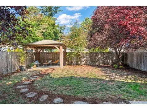 7027 SE Boise Street Portland OR 97206