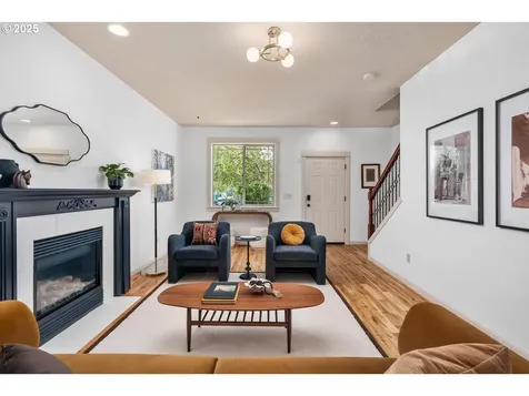 7027 SE Boise Street Portland OR 97206
