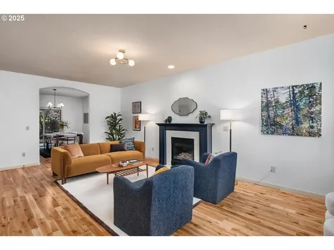 7027 SE Boise Street Portland OR 97206