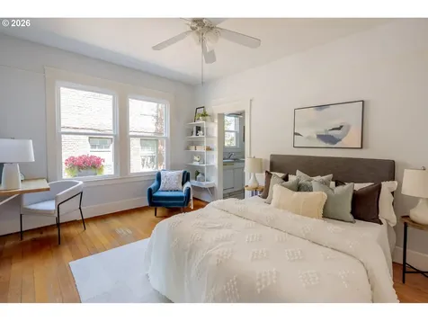 2127 NW Irving Street Portland OR 97210