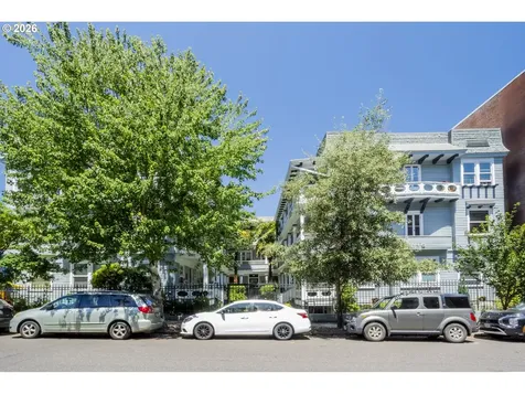 2127 NW Irving Street Portland OR 97210