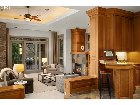 3012 Lakeview Boulevard Lake Oswego OR 97035