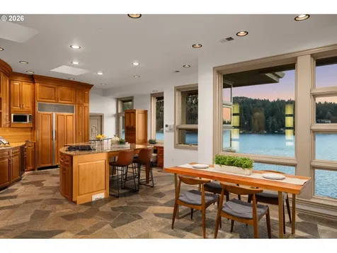 3012 Lakeview Boulevard Lake Oswego OR 97035