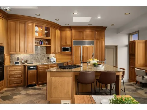 3012 Lakeview Boulevard Lake Oswego OR 97035