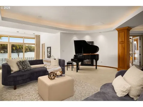 3012 Lakeview Boulevard Lake Oswego OR 97035