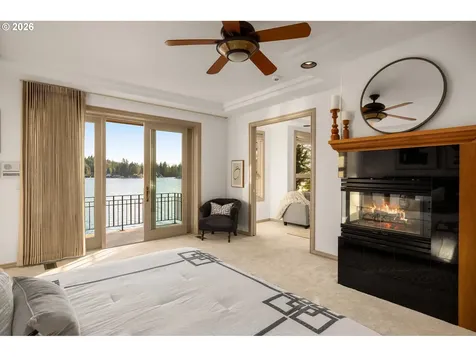 3012 Lakeview Boulevard Lake Oswego OR 97035