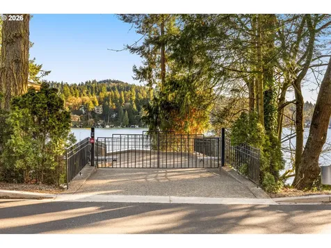 3012 Lakeview Boulevard Lake Oswego OR 97035