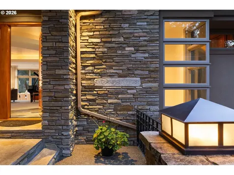 3012 Lakeview Boulevard Lake Oswego OR 97035