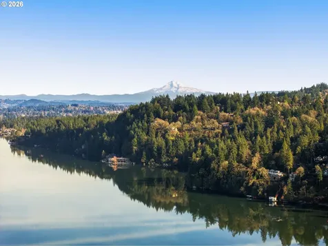 3012 Lakeview Boulevard Lake Oswego OR 97035