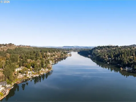 3012 Lakeview Boulevard Lake Oswego OR 97035