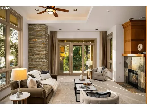 3012 Lakeview Boulevard Lake Oswego OR 97035