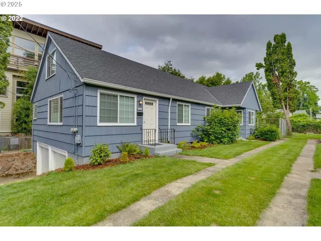 3921 SE Boise Street Portland OR 97202