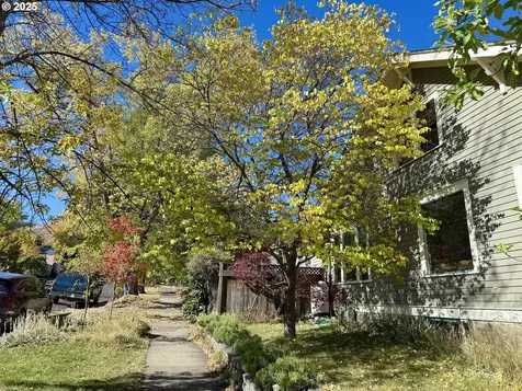 1702 Cedar Street La Grande OR 97850