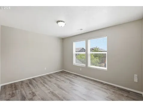 1961 Adelman Loop Eugene OR 97402