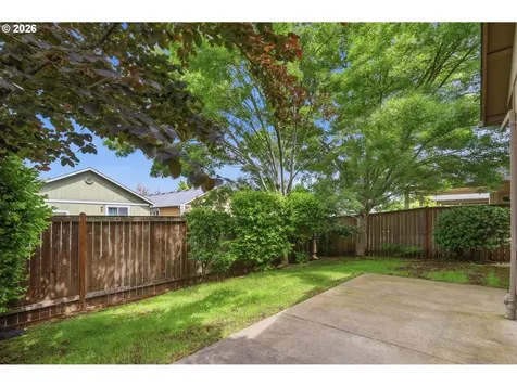 1961 Adelman Loop Eugene OR 97402