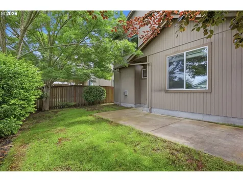 1961 Adelman Loop Eugene OR 97402