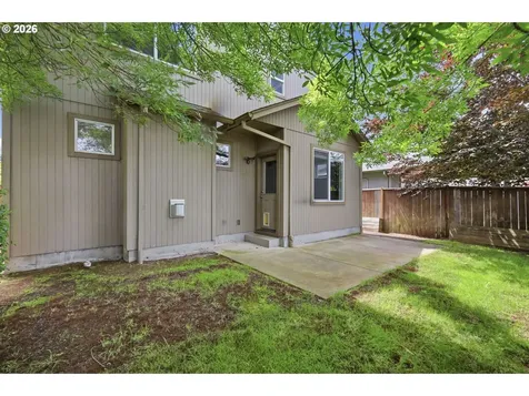 1961 Adelman Loop Eugene OR 97402