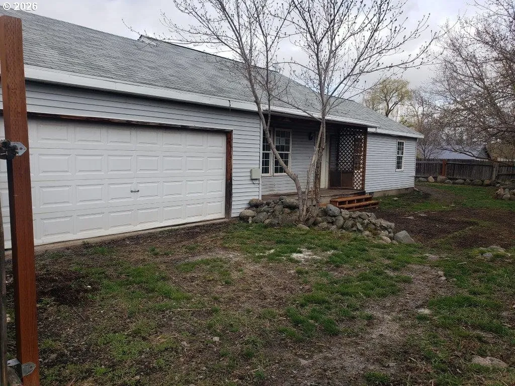 907 S College Street Joseph OR 97846