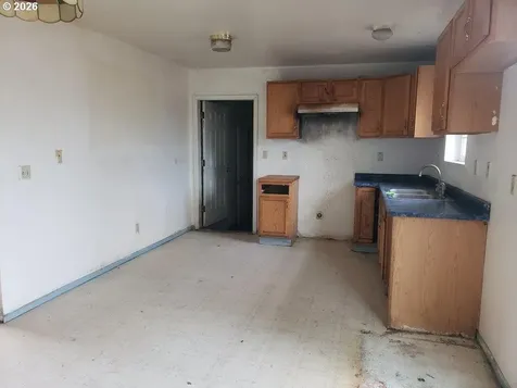 907 S College Street Joseph OR 97846