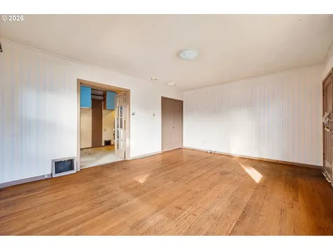 4635 4637 N Congress Avenue Portland OR 97217