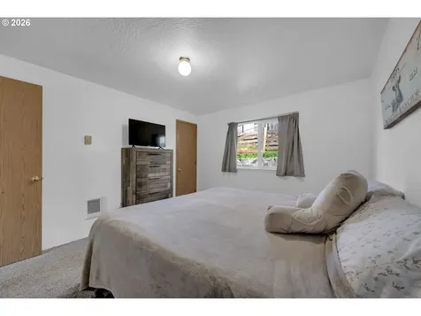 1336 S 7th Street Cottage Grove OR 97424