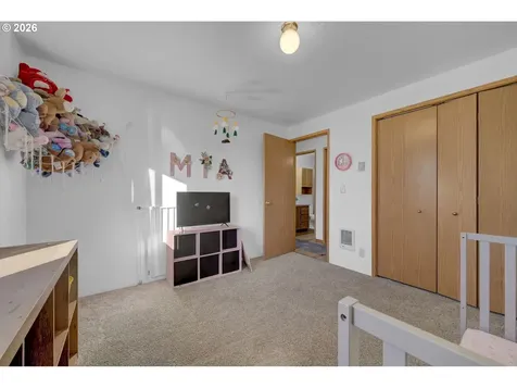 1336 S 7th Street Cottage Grove OR 97424