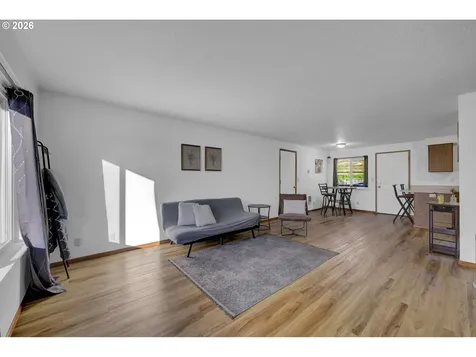 1336 S 7th Street Cottage Grove OR 97424