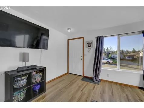 1336 S 7th Street Cottage Grove OR 97424