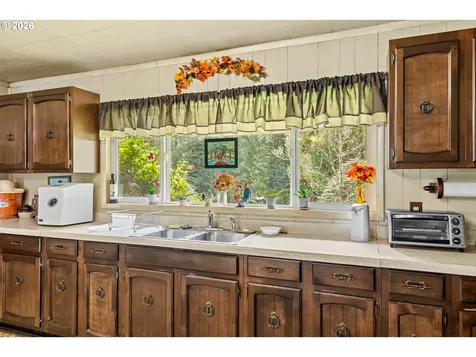 50156 Myrtle Creek Road Myrtle Point OR 97458